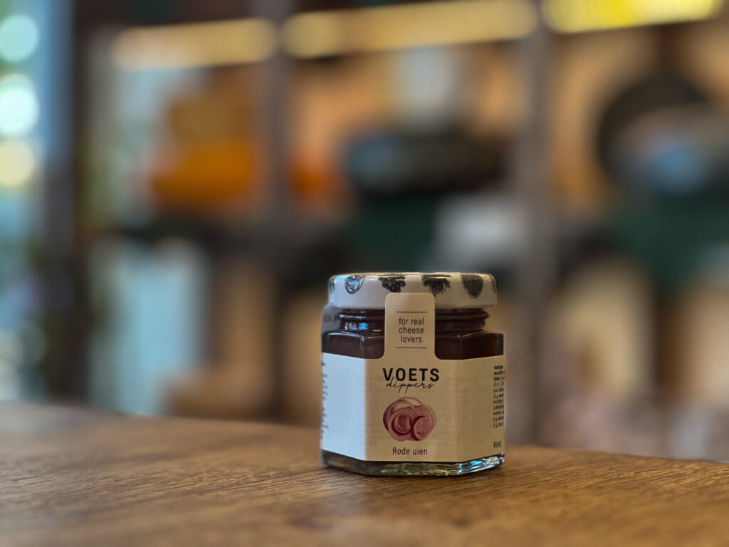 VOETS - sos z czerwoną cebulką 45 ml.